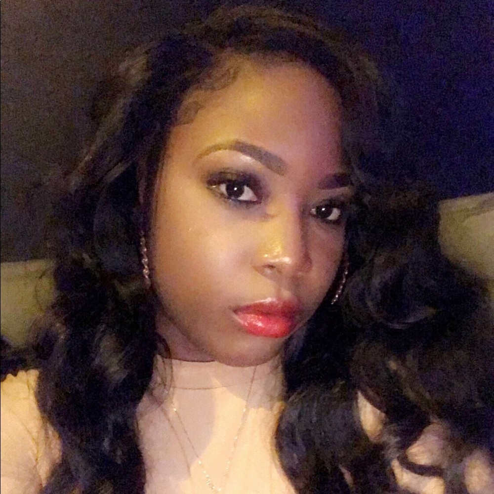Meet your Posher, Destini